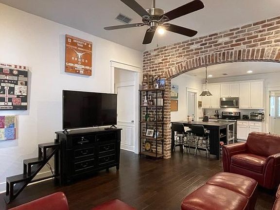 4th image of 111 Cottage Creek Ln