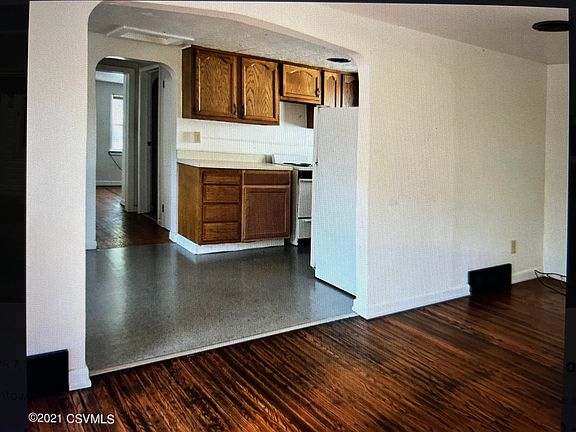 2nd image of 8 W 7th St #3