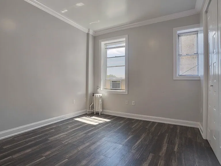 3-5 Potter Pl #4C — Photo 8