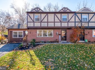 946 Homeland Dr, Lancaster, PA 17601