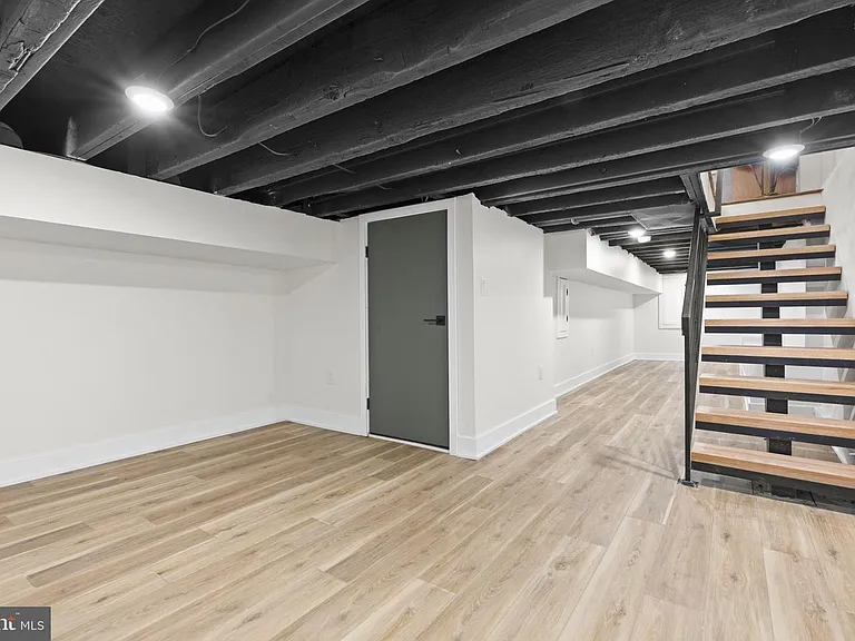 2308 Christian St — Photo 31