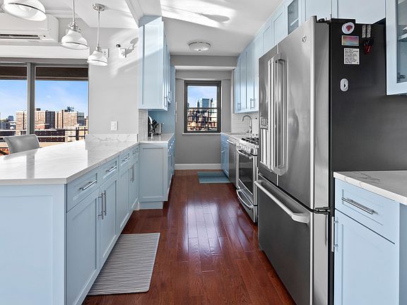3rd image of 264 E Broadway APT C1707