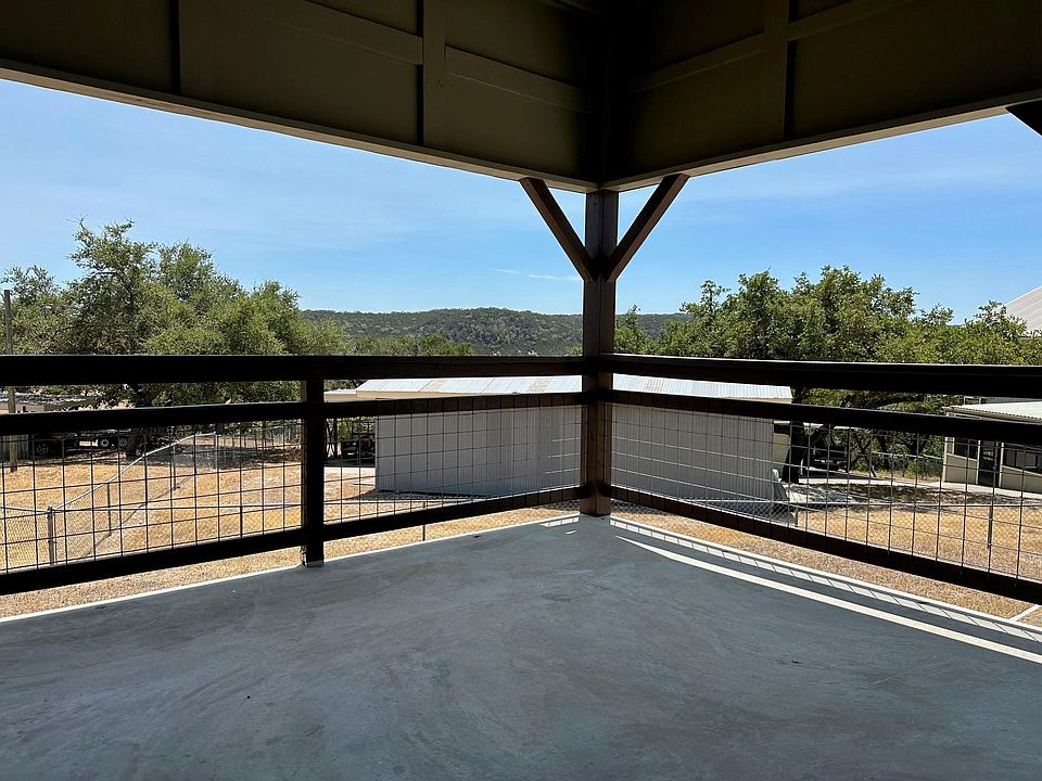 1st image of 2930 Skyline Dr