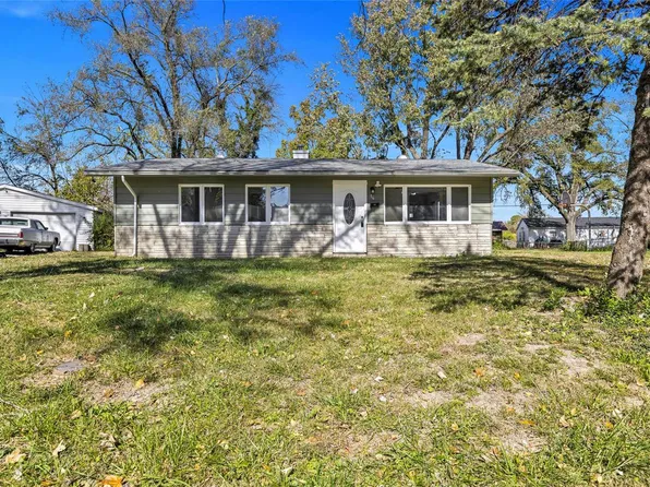 14 W Adams Dr, Cahokia, IL 62206