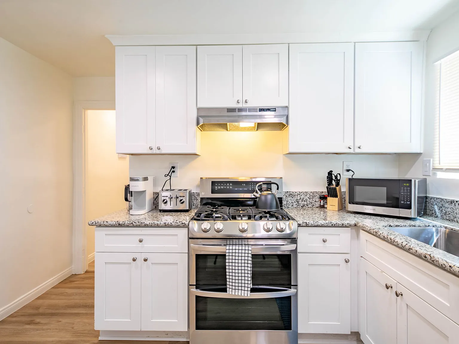 2 bed, $7,000 — Photo 1