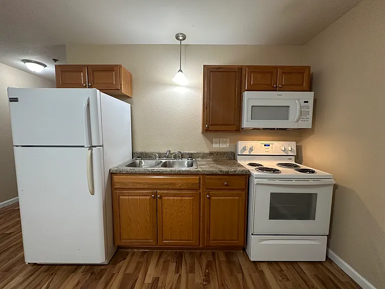 1 bed, 1.0 bath, $775 — Photo 4
