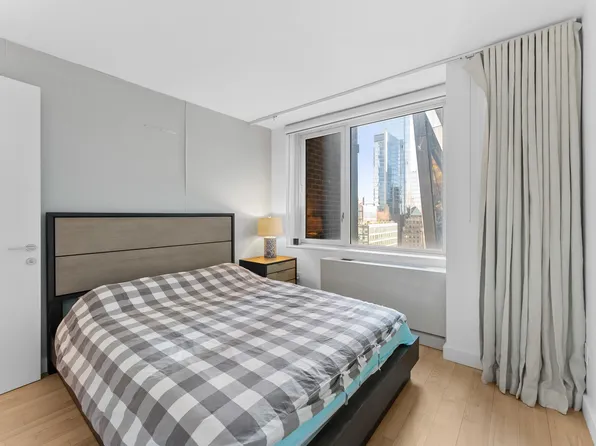 322 West 57th Street image 15 of 22