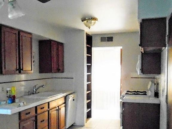 5th image of 728 N Kern Ave