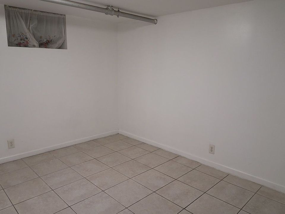 2nd image of 2410 Beverly Rd #Basement