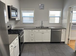 142 S Sycamore Ave, Los Angeles, CA 90036