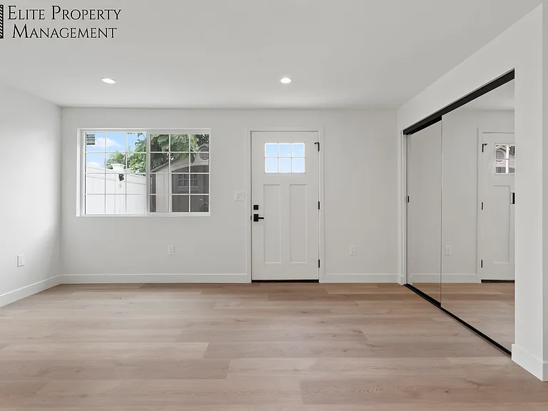 6418 Paramount Blvd #1/2 — Photo 20