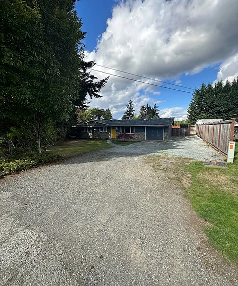 10208 SE 205th St — Photo 2