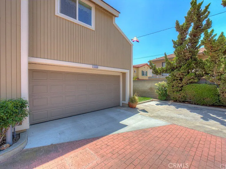 5568 Orange Ave — Photo 2