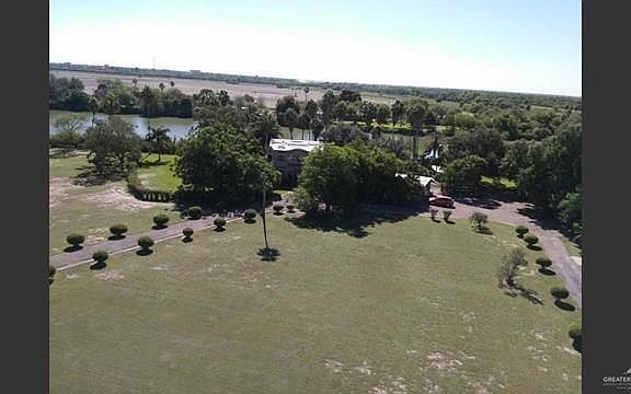 4th image of 630 Moon Lake Dr N