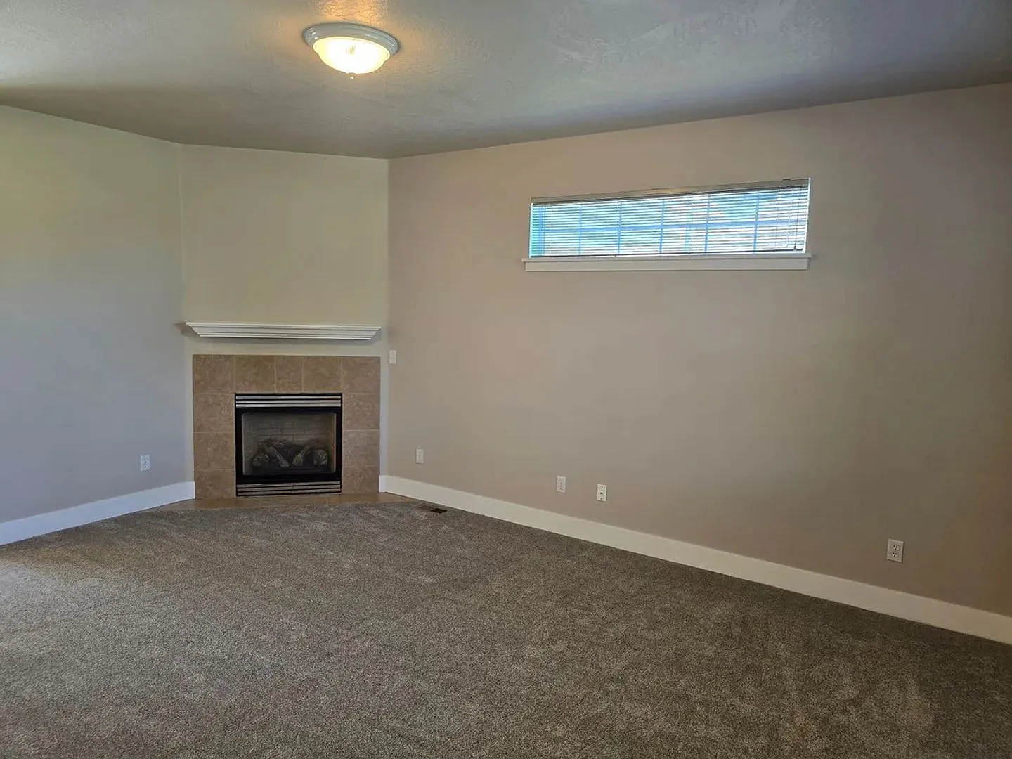 3 Bedroom House in Cal Young Area — Photo 3