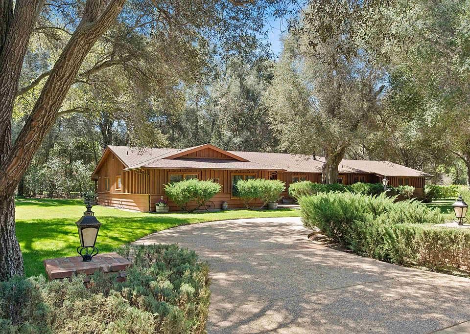 1st image of 28973 Sequoia Rd