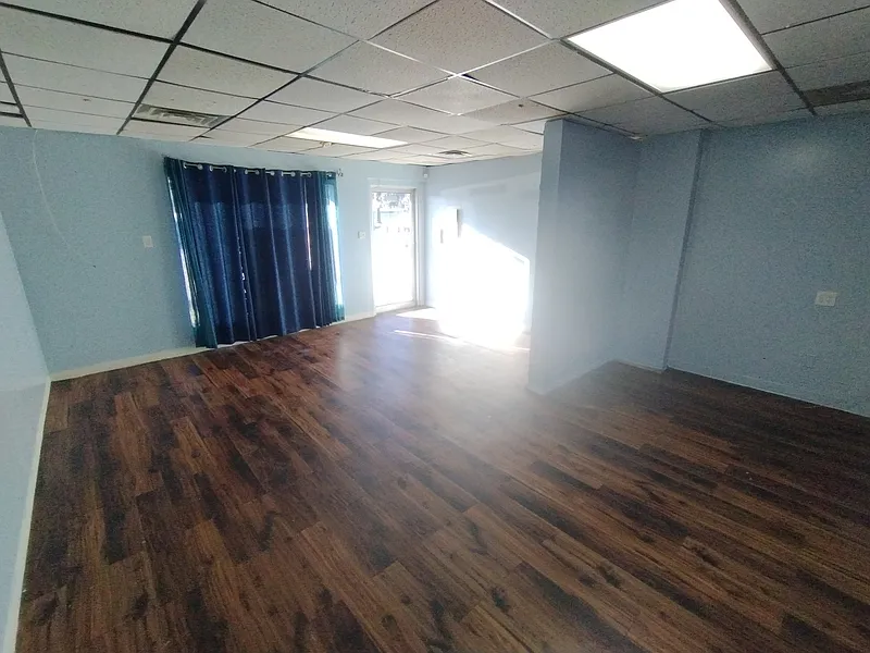 1 bed, 1.0 bath, 500 sqft, $976 — Photo 3