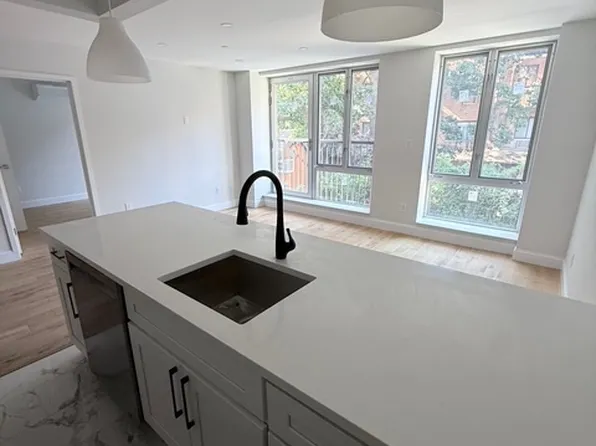 75-42 Grand Central Pkwy N image 1 of 7