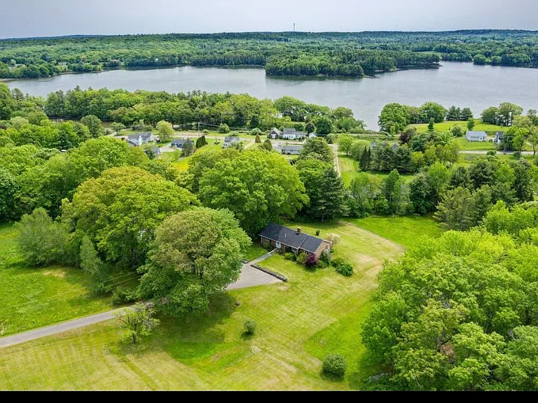 Large 5 acre Lot. 200' private driveway. Seasonal Damariscotta River views.