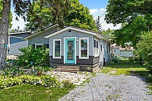 1st image of 256 Ridge Rd S