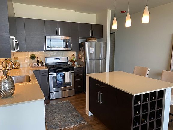3rd image of 875 N Orleans St #1603