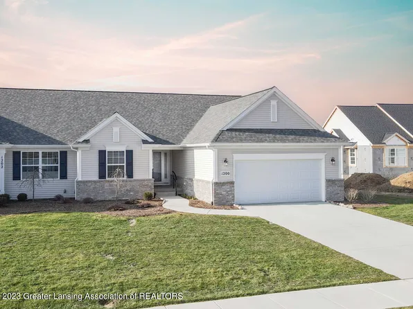 1200 Wineleaf Ln, Dewitt, MI 48820