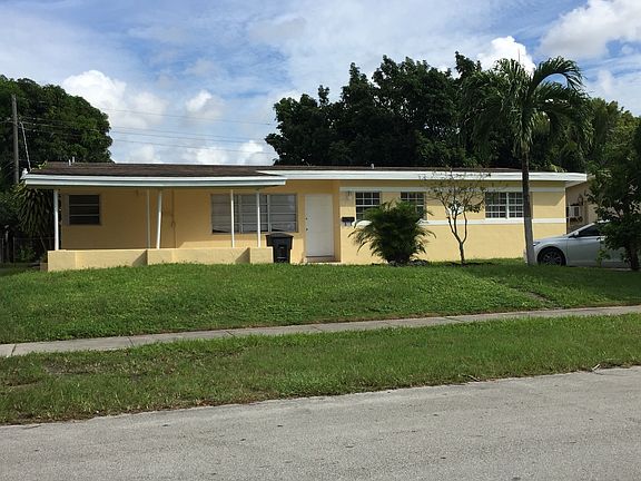 3rd image of 511 NE 172nd St