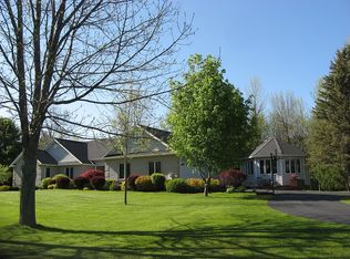 1 Hideaway Ln, Brockport, NY 14420