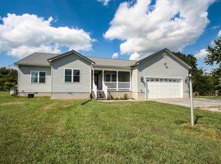 1328 W Sycamore St, Carmi, IL 62821