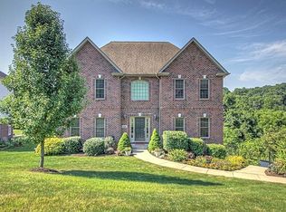 1606 Royal Oak Dr, Sewickley, PA