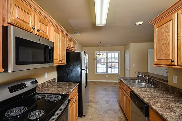 2 bed, 1150 sqft, $1,100 — Photo 3