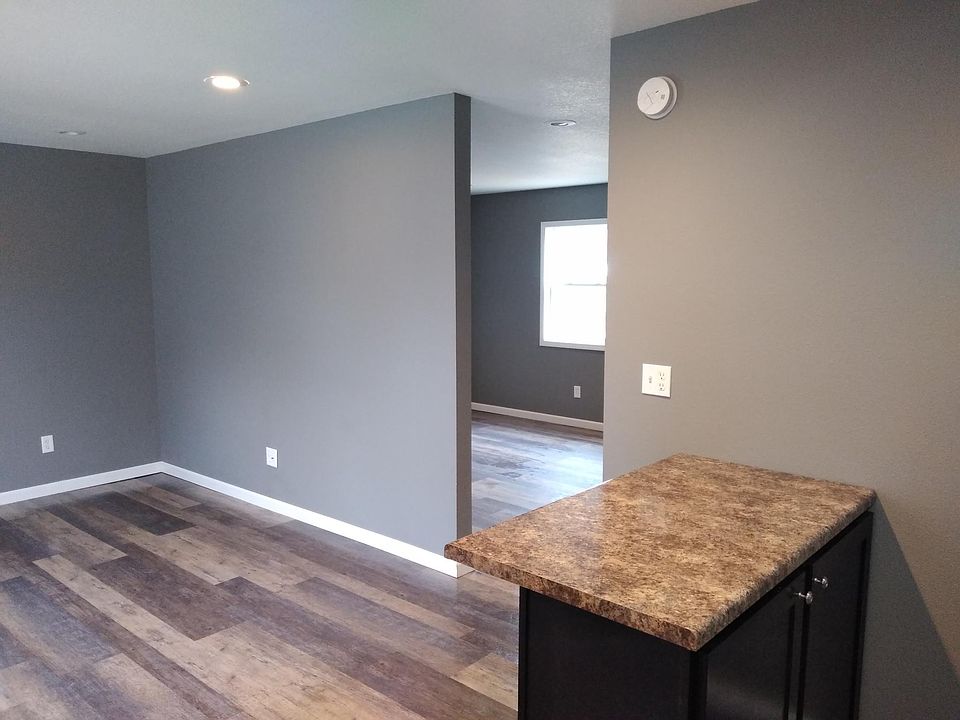 1st image of 142 Ellis Ave