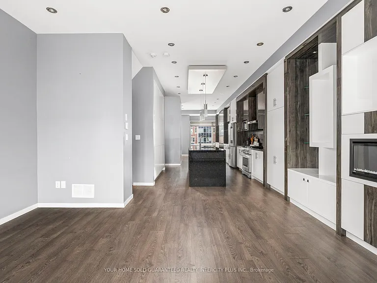 3910 Major Mackenzie Dr — Photo 15