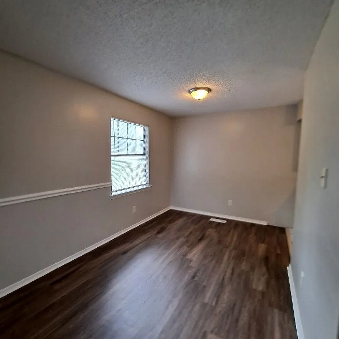 Welcome to 3785 Walsingham Dr! — Photo 4
