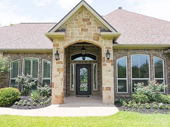 4th image of 4018 Arboleda Dr