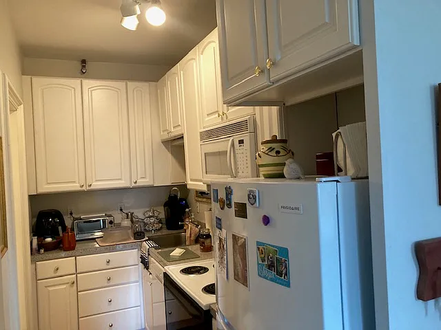 141 Beacon St #10 — Photo 4