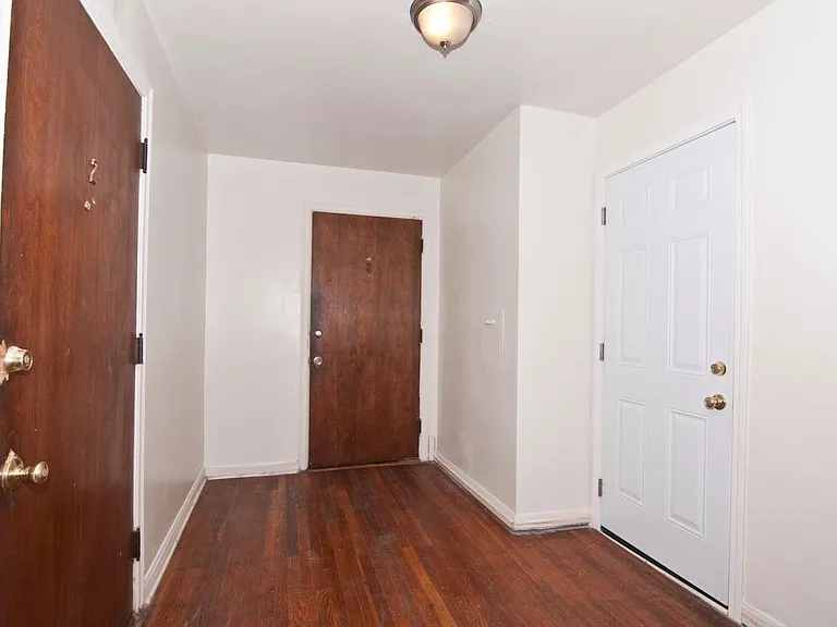 2921 Marshall Ave #3 — Photo 4