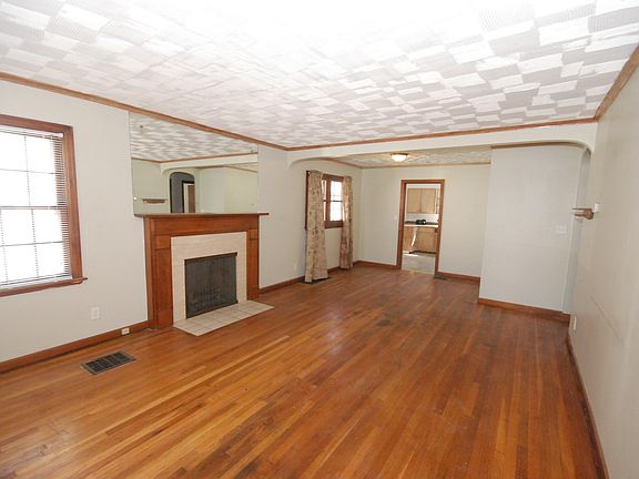 3rd image of 1403 Republic Ave