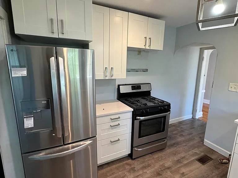 44 Tuttle Pl — Photo 11