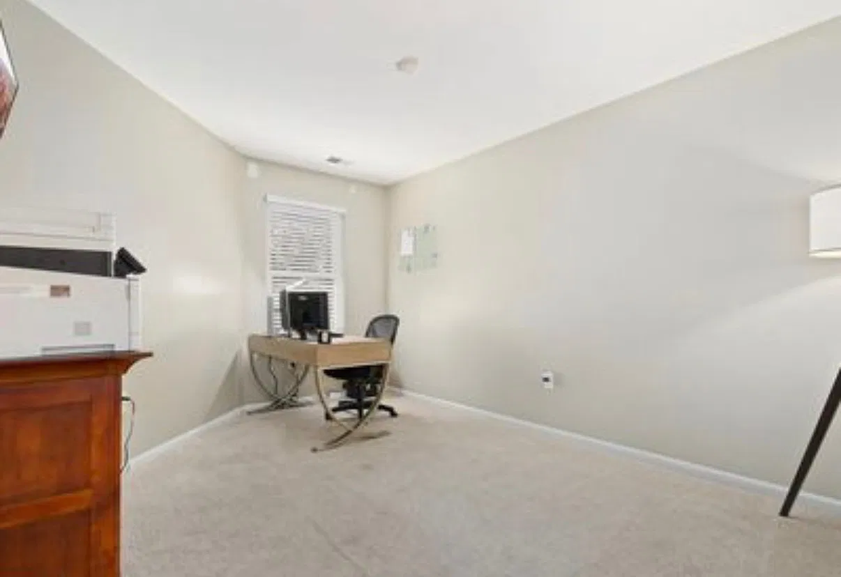 2 bed, 970 sqft, $2,500 — Photo 1