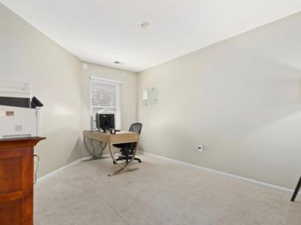 3803 Ski Lodge Dr APT 203
