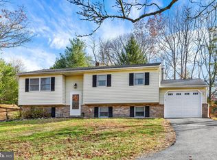 329 S Crawford Rd, Hummelstown, PA 17036