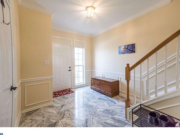 3rd image of 604 Seabury Dr