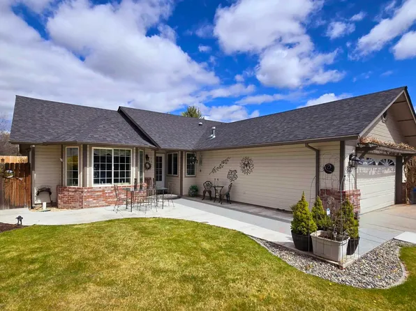 2227 NW Ivy Ave, Redmond, OR 97756