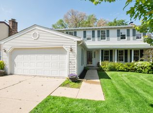 3054 Crestwood Ln, Glenview, IL