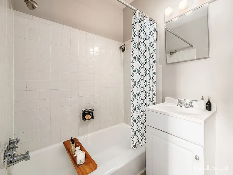 1450 King Avenue — Photo 4