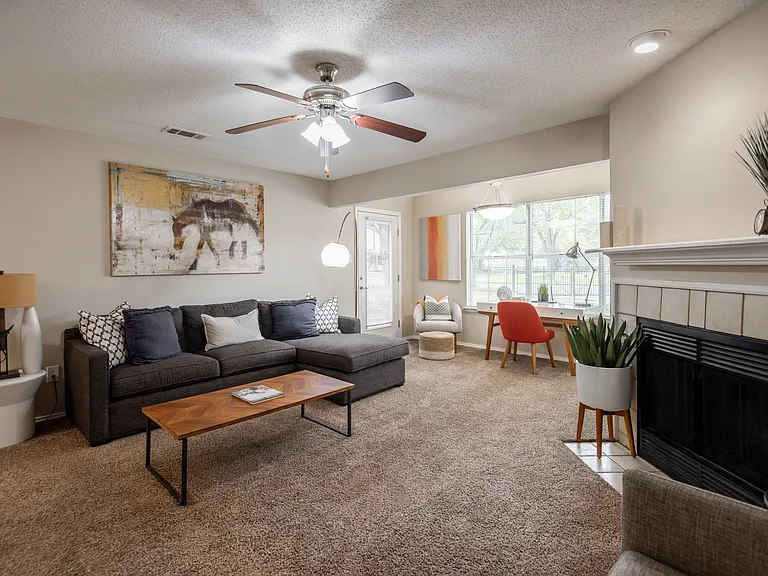 Riverset Apartments — Photo 8