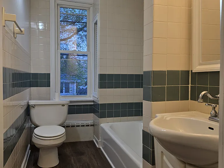 10 Lawndale St #2 — Photo 24