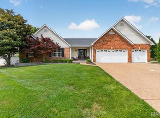 3 Nightfall Ct, Dardenne Prairie, MO 63368
