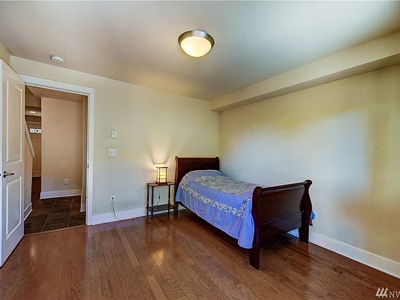 5th image of 11707 Greenwood Ave N APT C